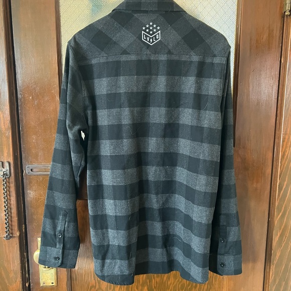 Live large flannel - Picture 2 of 3